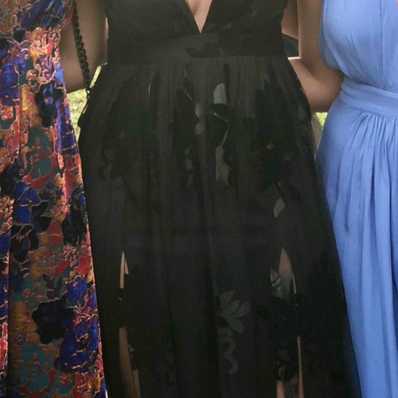 Tobi Black Plunging Floral Maxi Dress - Picture 3 of 4